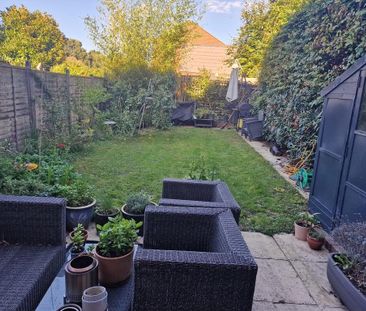 4 bedroom end of terrace house to rent - Photo 4