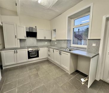 2 bedroom end of terrace house to rent - Photo 5