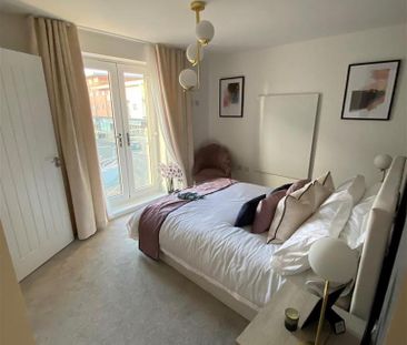 3 bedroom end of terrace house to rent - Photo 1