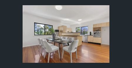 Charming Ashgrove Home, Life-style Location! - Photo 5