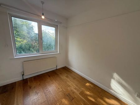 2 Bed Maisonette, Fairfield Drive, HA2 - Photo 5