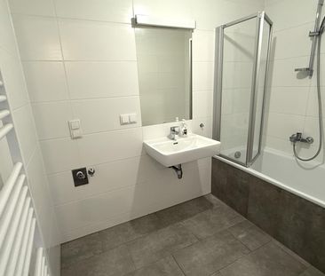 Top-moderne 3-Zimmer-Neubauwohnung mit MEGA-SÜD-BALKON (7m²) nahe A... - Photo 3