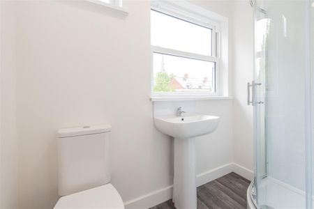 1 bed Room To Let - Photo 3