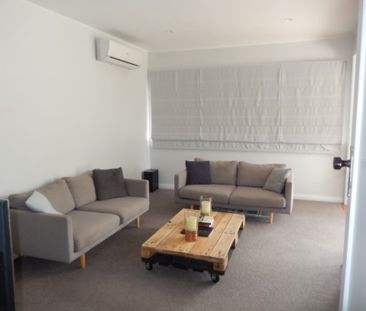 Welcome to your next home in the heart of Hamilton East! - Photo 3