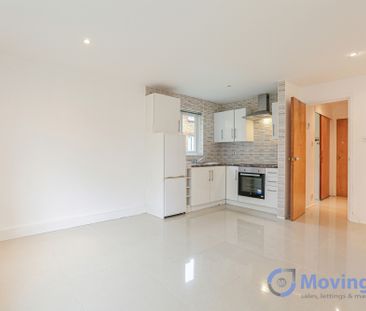 Coe Avenue, South Norwood, SE25 5HN - Photo 2