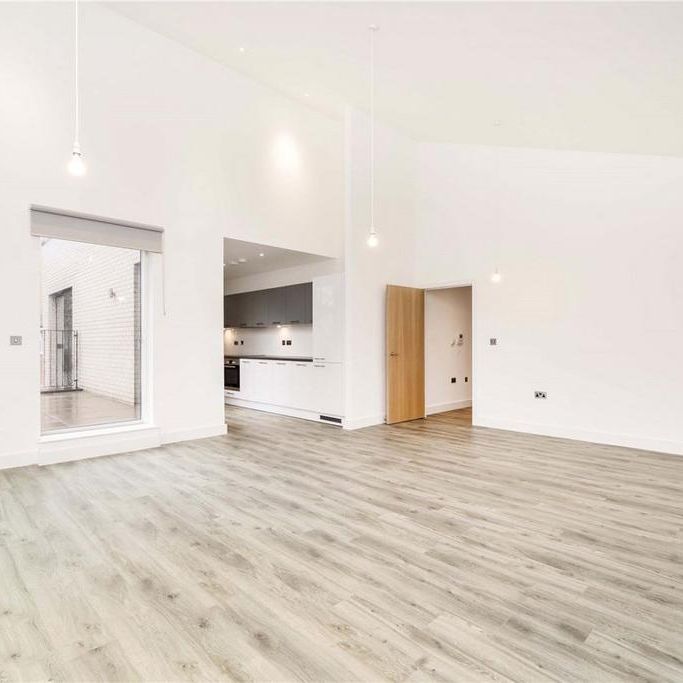 3 bedroom flat to rent - Photo 1