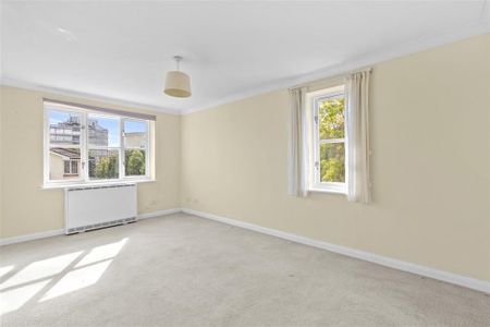 Queen Alexandra Road, High Wycombe - Photo 2