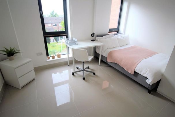 3 bedroom flat to rent - Photo 1