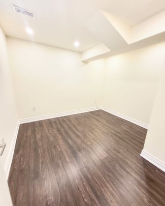 For Lease - 923 Penson Crescent Unit# BSMT, Milton, Ontario - Photo 1