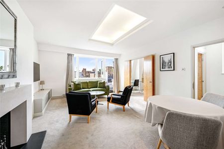 A charming two bedroom, two bathroom property with roof terrace and lift. - Photo 4