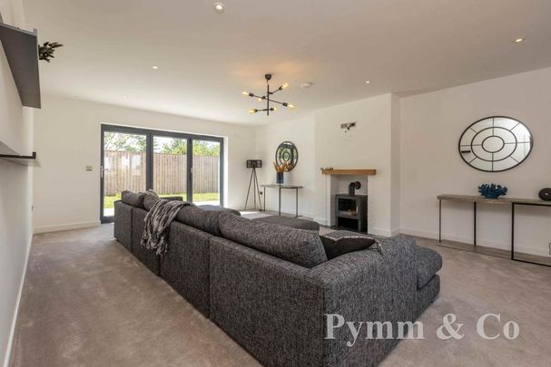 4 bedroom detached house to rent - Photo 1