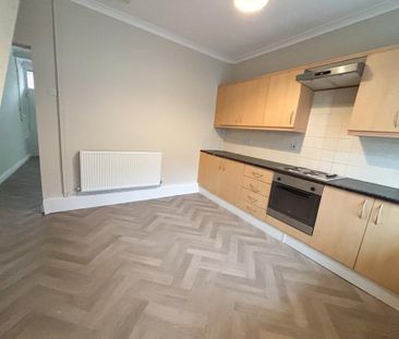 2 bedroom terraced house to rent - Photo 6