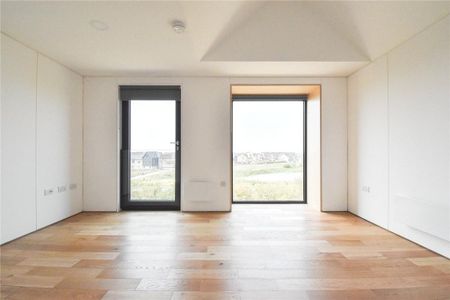 4 bedroom semi-detached house to rent - Photo 4