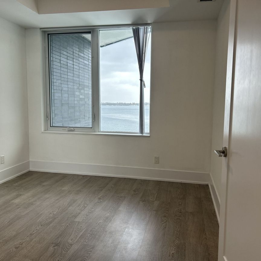 For Lease - 1 Edgewater Drive Unit# 813, Toronto, Ontario - Photo 1