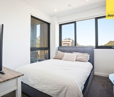 STUNNING OPEN PLAN LIVING - WALK TO STATION & SHOPS - Photo 1