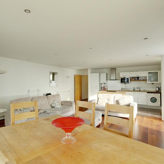 3 bedroom flat to rent - Photo 1