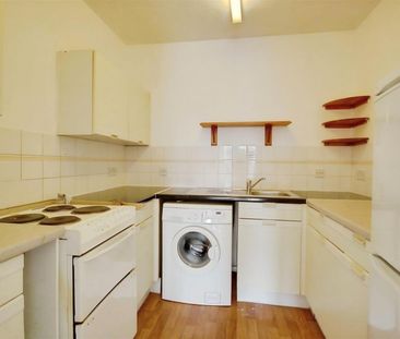 West Watford - Photo 6