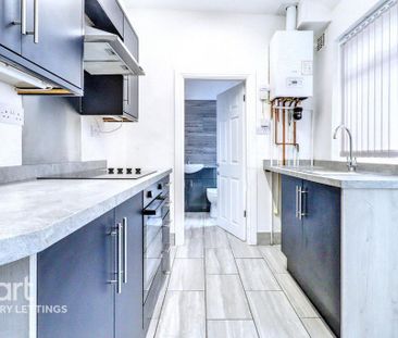 2 bedroom terraced house to rent - Photo 4