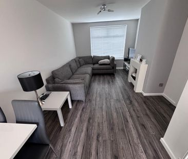 2 bedroom end of terrace house to rent - Photo 1