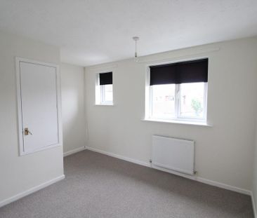 2 bedroom semi-detached house to rent - Photo 4