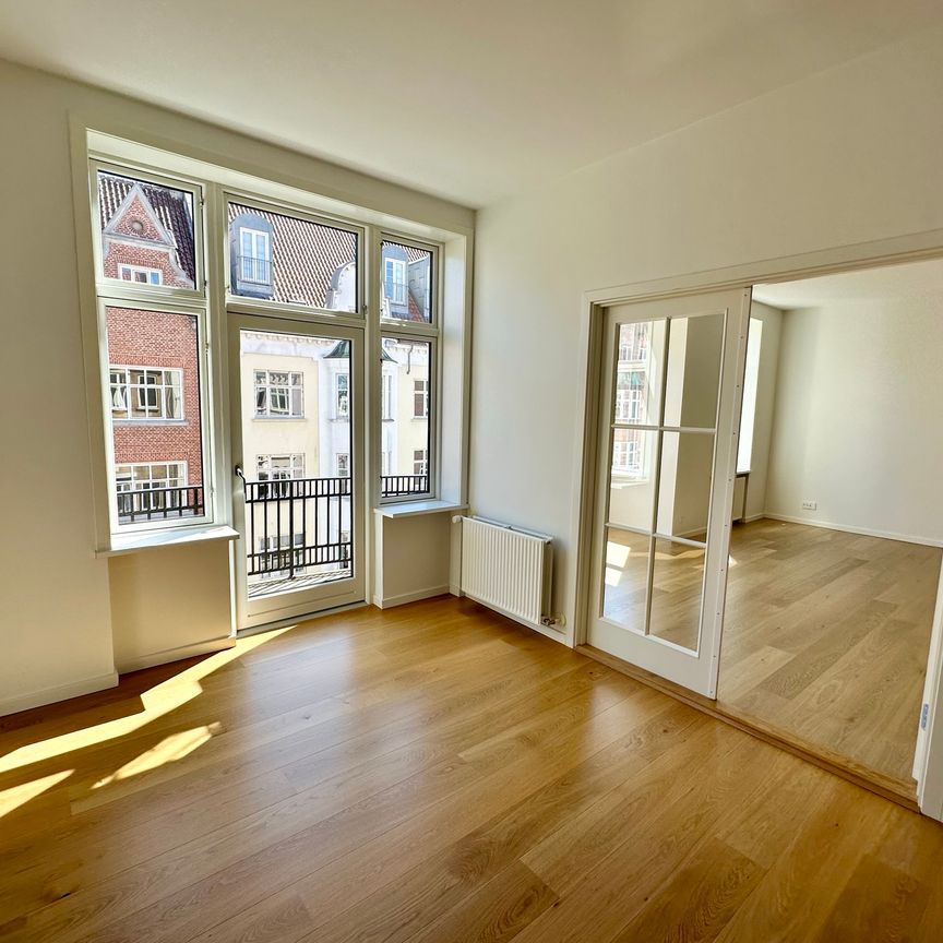 Charmende herskabslejlighed med stor altan i Aalborg - Photo 1