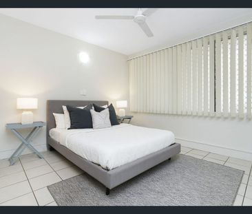 BOUTIQUE COASTAL ELEGANCE WITH SEAMLESS LIVING IN PREMIER FANNIE BA... - Photo 4