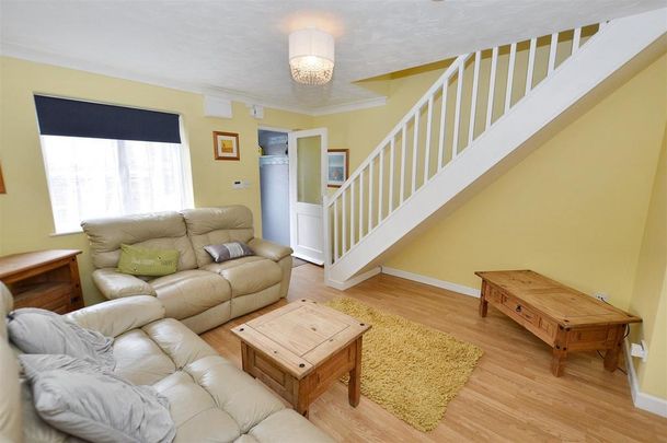 2 bedroom cottage to rent - Photo 1