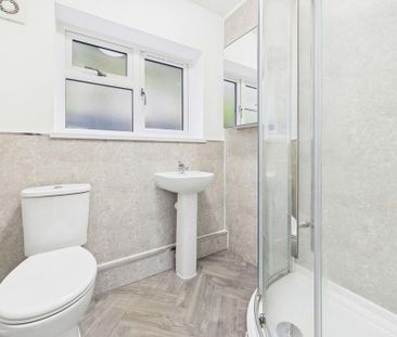 2 bedroom semi-detached bungalow to rent - Photo 6