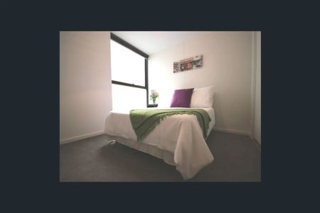 Fantastic, Partially-Furnished Apartment in Prime CBD location!! - Photo 3