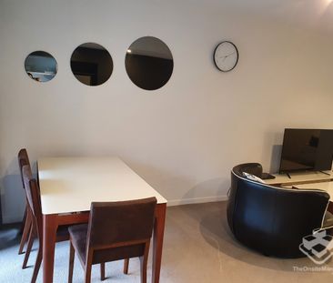 FULLY FURNISHED ONE BEDROOM APARTMENT - Photo 4