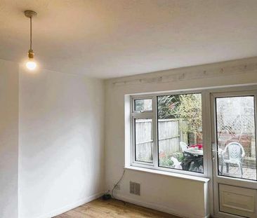 Ashford Crescent, Ashford, TW15 - Photo 1