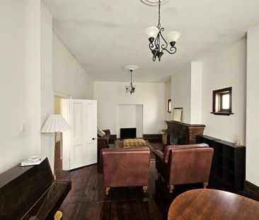 Charming Family Home in a Prime Location - Photo 2