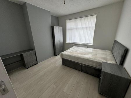 4 bedroom house to rent - Photo 2