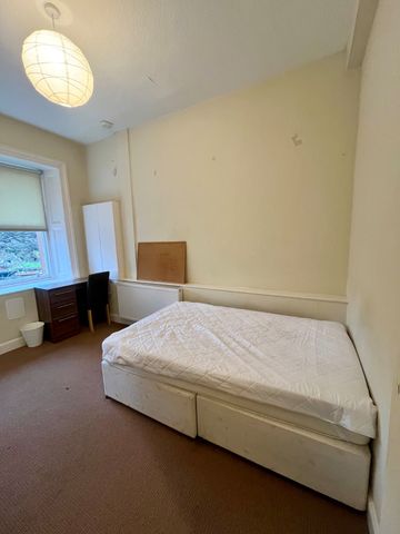 3 bedroom apartment to rent - Photo 3