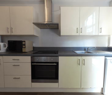 39 ASH GROVE, Leeds, LS6 1AX - Photo 4