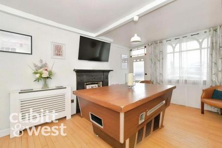 3 bedroom townhouse to rent - Photo 2