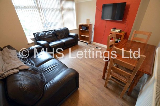 3 Bedroom Mid Terraced House for rent in Cardigan Lane - Photo 1