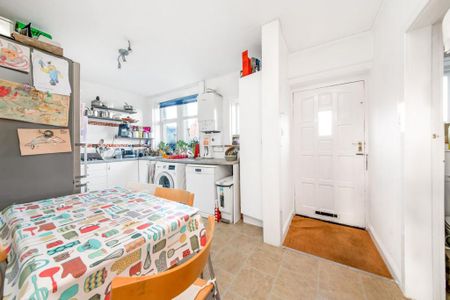3 bedroom terraced house to rent - Photo 3