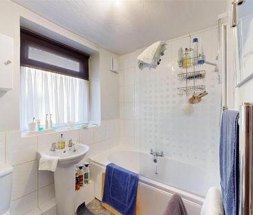 2 bedroom detached house to rent - Photo 3