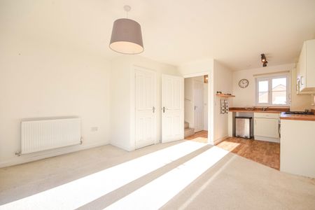 2 bedroom semi-detached to rent Grace Farrant Road, Great Cornard - Photo 3