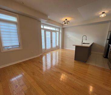 For Lease - 2435 Greenwich Drive Unit# 54, Oakville, Ontario - Photo 3