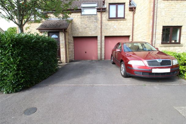 Hanstone Close, - Photo 1