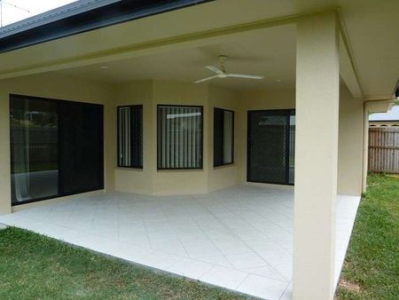 FAMILY HOME WITH SIDE ACCESS - Photo 3