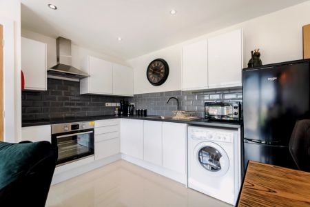 two bedroom - Photo 4