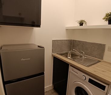 1 Bed Flat, Thornton Heath, CR7 - Photo 2