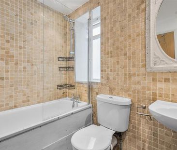 3 bedroom flat to rent - Photo 5