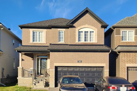 For Lease - 366 Cloyne Crescent, Barrhaven, Ontario - Photo 2