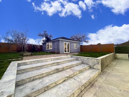 6 bedroom house to rent - Photo 3