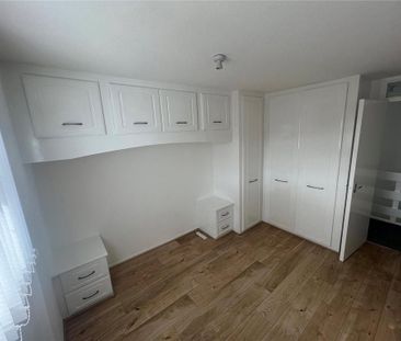 3 bedroom end of terrace house to rent - Photo 4