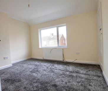 2 bedroom semi-detached house to rent - Photo 3